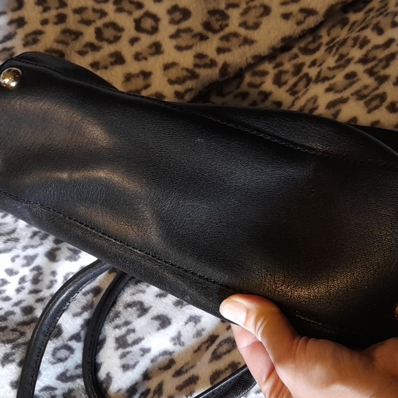 Michael Kors Hamilton MK black leather handbag shoulder bag gold chain detail - Picture 2 of 8